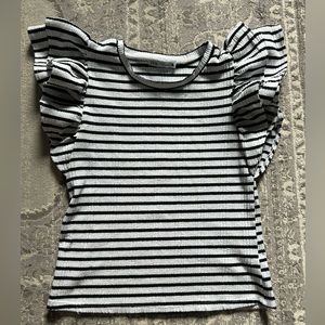 Zara flutter sleeve shirt. Like new condition. Size medium.